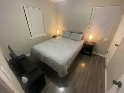 Ultimate Game House with Pool & Foosball Table Hotels near Walgreens