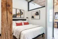 Modern loft with rustic character steps to downtown Stratford
