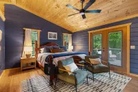 Luxe Family Cabin w Hot Tub, Sauna, Game Room, & Fire Pit. Only 10 Min to Helen