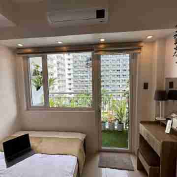 Luxury Staycation at Prime Location Mall of Asia Shell Residences Pasay Tower C Others
