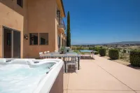 Palazzo Del Sol by AvantStay - Villas