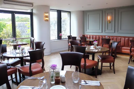 Knock House Hotel Отели рядом с достопримечательностью «Knock Shrine»