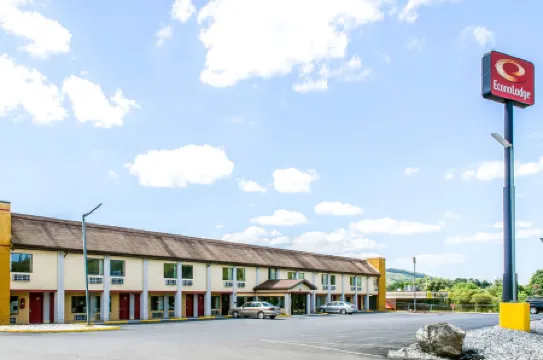 Baymont by Wyndham Pine Grove I-81