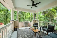 Beautiful  6BR/6BA Home w/ Resort Style Pool, Cabana Bar and Guest House!