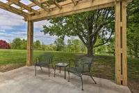 'Blue Moon Cottage' w/ Amazing Views of 5 Counties - parking