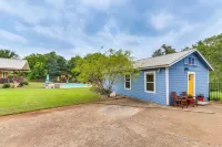 12 Mi to Dtwn: Austin Guest Cottage w/ Pool Access