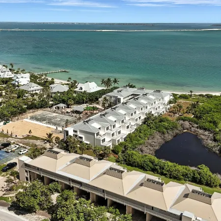 Lighthouse Resort & Club