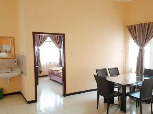 Parama Guest House - parking