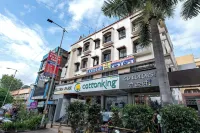 Hotel Ellora Park Hotels near Kamarali Durvesh Dargah (Khed Shivapur Dargah)