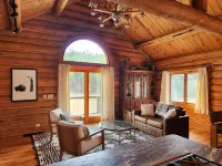 Peaceful Cabin Getaway near Wind Cave and Custer National Park