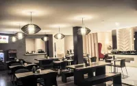 Doho Homestay Hotels in Sumbersari