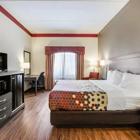 Econo Lodge Inn & Suites