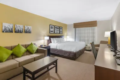 Sleep Inn & Suites Devils Lake Hotels near Devils Lake Regional Airport