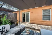 West University art-partment 1 bedroom bungalow!