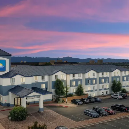 Days Inn by Wyndham Thornton
