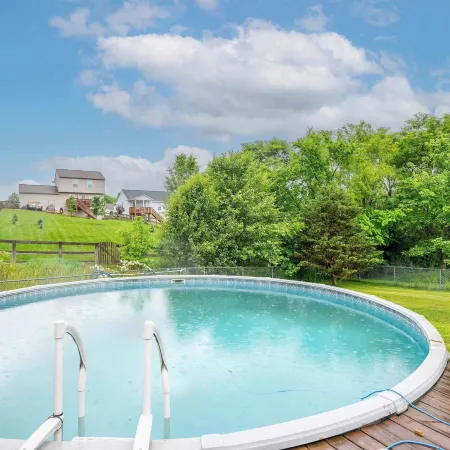 Poolside Paradise Near the Ark