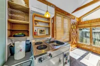 Snuggle Inn A Romantic Couples Retreat!