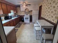 Charming 3-bedroom ranch style in a quiet school zone, with WiFi Hotels in Massena