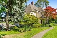 Perfect Home Base for University of Oregon Events or Visits! Hotel dekat KLCC