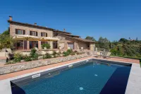 Casa di Luca Eroica, Pool