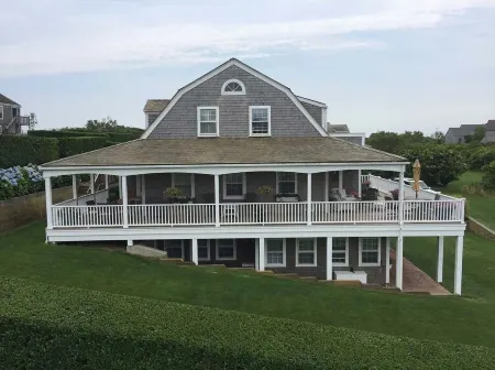 Nantucket Classic! 5 Bed/4 Bath Sconset Beach-Golf-Lighthouse