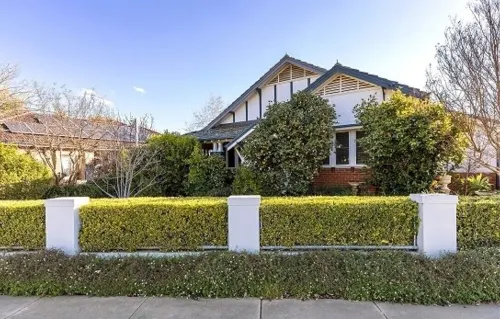 Luxuriously appointed, recently renovated 4 bed, 3 bath home in CBD