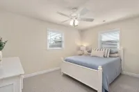 Charming 3-bedroom cottage in gorgeous Nags Head with WiFi, AC
