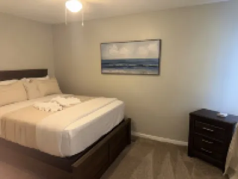 Ft Novosel 9 miles away.  Quiet 2-bedroom Townhouse in Enterprise with WiFi, AC