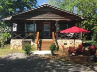 "The Cabin" at North Alabama Sailing Marina - Sail, Fish, Ski or Just Relax!