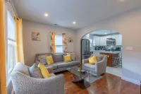 2-bedroom apartment in brilliant Montclair with AC, WiFi Hotels in Montclair