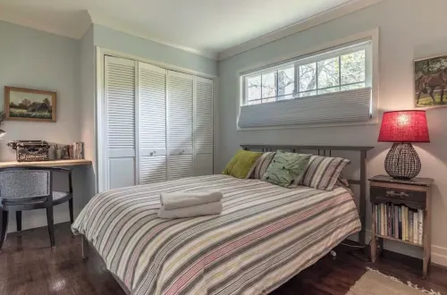 Charming and Centrally Located Sonoma  2-Bdrm house with WiFi and AC in Kenwood