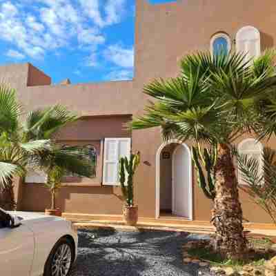 Miroirft DE LA Plage DE LA Villa Hotel Exterior