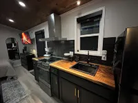 Layla Haus-Tiny Home W/Private Yard ~ Pet Friendly