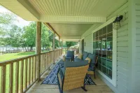 Charming Lakefront Cottage with Beach & Pier