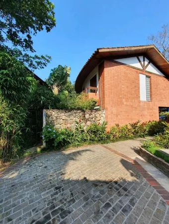 Pontal do Sahy Condominium