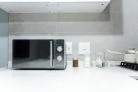 Charming 1-bedroom & 1-bathroom apartment in vibrant Johannesburg with Wi-Fi Hotels in Lethabong