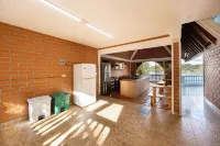 Luxury villa/jet ski/boat/launch/reservoir front/wifi