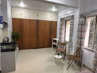 Coral : Private Studio near Osho in Koregaon Park. WiFi Smart Tv Kitchenette