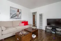 Welcome to Venice Beach! Steps from Abbot Kinney!