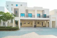 Luxury 3-bedroom villa in Fujairah with resort amenities Hotels in 