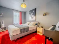Appartement T2 - Résidence Avec Piscine et Parc Hotels in Marans