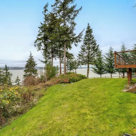 Water Views: Whidbey Island Hideaway w/ Deck