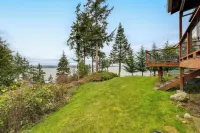 Water Views: Whidbey Island Hideaway w/ Deck - Beach