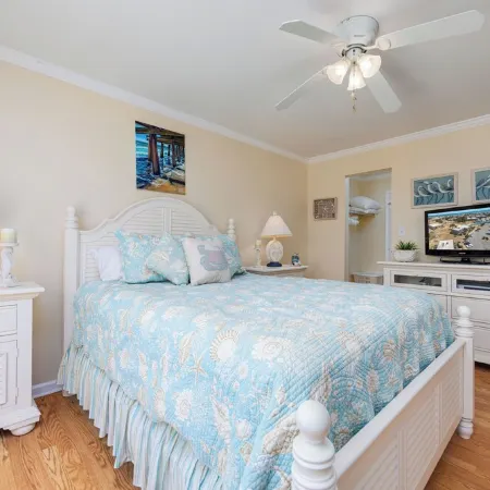 Beach Access - Cozy  2-BD Pet Friendly Kitty Hawk Condo with pool, W&D, tennis