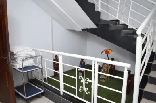 Royal Hotel Residence