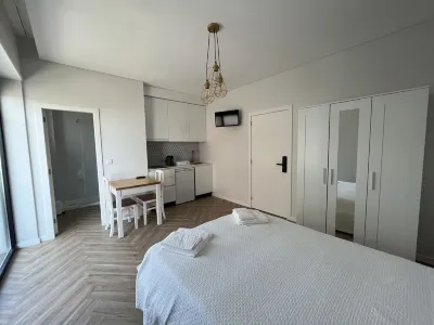 Studio by the Ocean Hotel dekat Kampaoh Mira