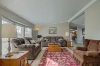 Newly Remodeled 5BR/3BA Home