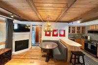 Cozy & Convenient Snowmass Studio Close to Base Village