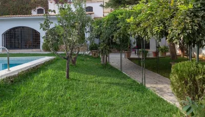 Paradise Cocoon: Luxury Villa with Swimming Pool in Algiers Hotels in 