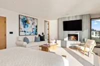 Beautiful, Contemporary Beach House In Malibu Hotels near Pepperdine University